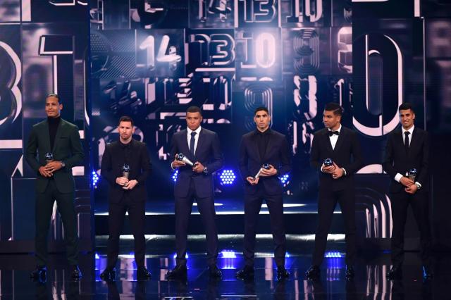 1677542249941073794.png 最佳阵容合影.png